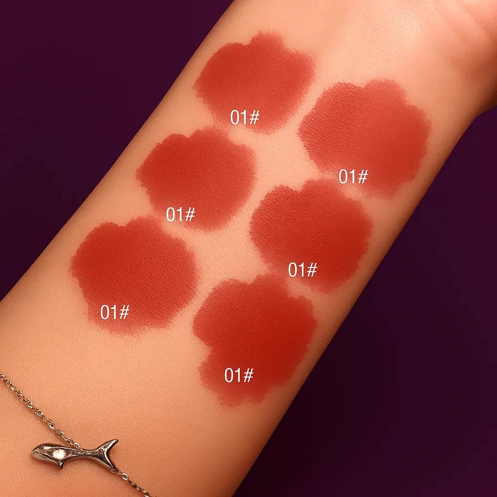 (LEVE 2 PAGUE 1) Lipstick de Coelhinho + Chaveiro Colecionável! Beleza Dedicada