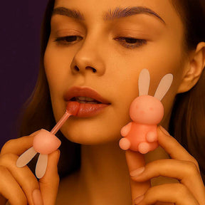 (LEVE 2 PAGUE 1) Lipstick de Coelhinho + Chaveiro Colecionável! Beleza Dedicada